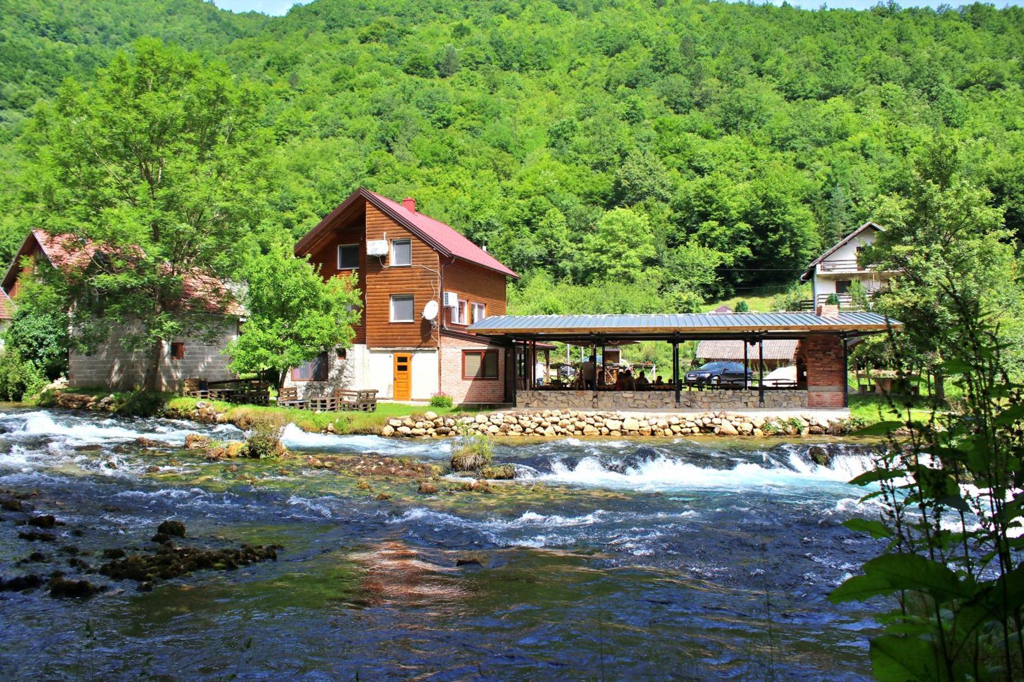 Sipovo Domacinstvo Na Kraju Svijeta旅馆 外观 照片